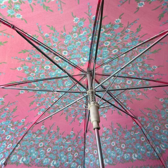Vintage Pink Floral Umbrella – Retro 60s/70s Rain Parasol – Costume, Cottagecore - Picture 8 of 9